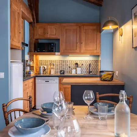 Duplex T3 With Terrace In Appartement